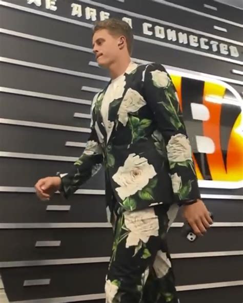 joe burrow suit.